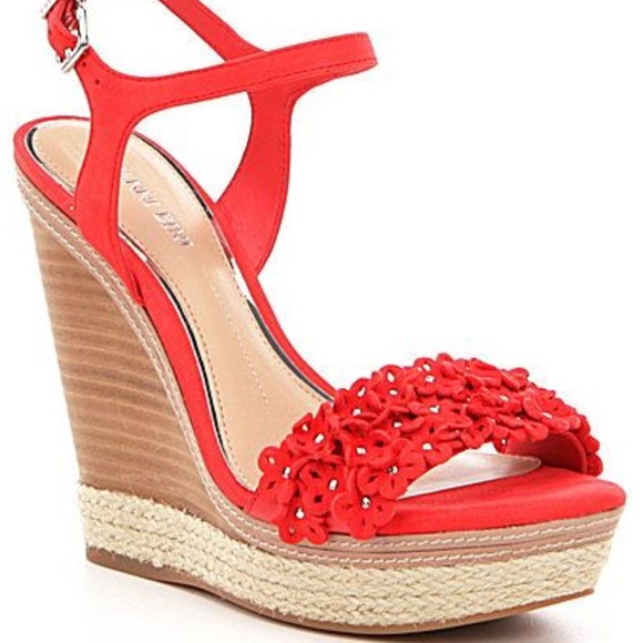Gianni Bini Shoes - GIANNI BINI fire red petall wedge sandal heels 7.5